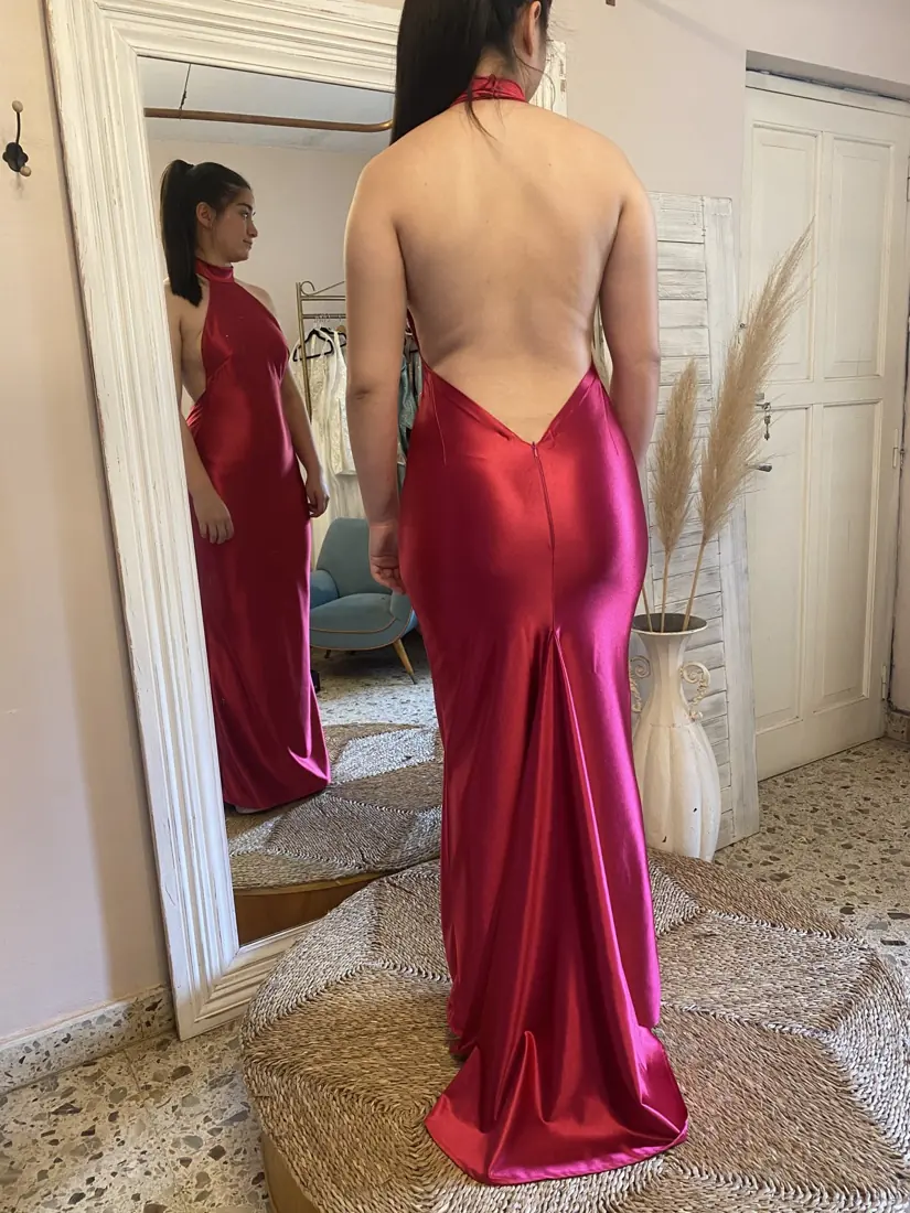 Vestido de fiesta rojo de espalda descubierta